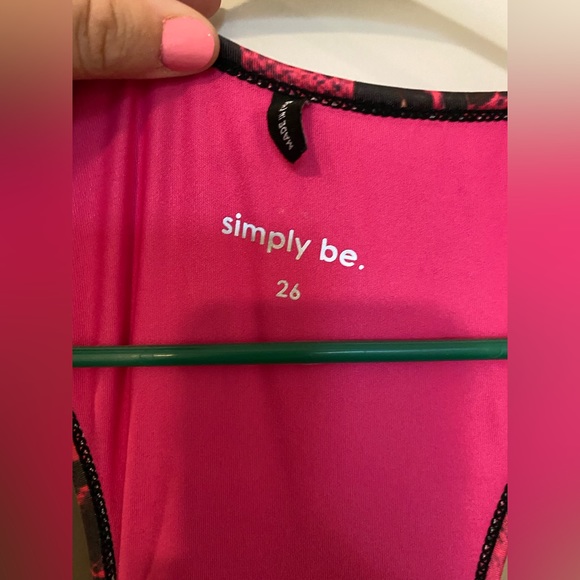 ASOS curve simply be activewear tank top in black - Picture 9 of 9